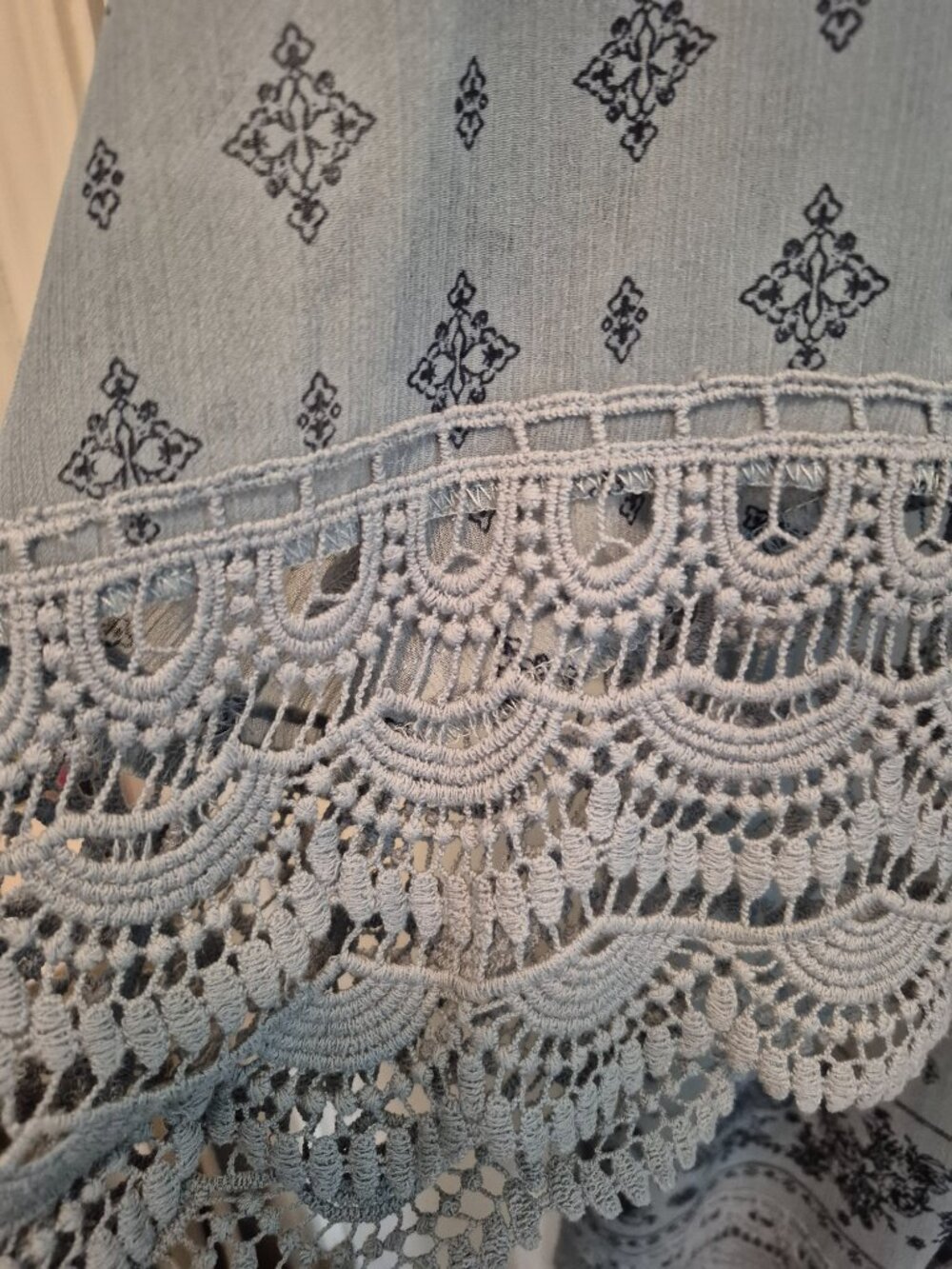 Altar'd States Kimono; Size Large; Excellent Preowned Condition; Lace Trim - Picture 5 of 5
